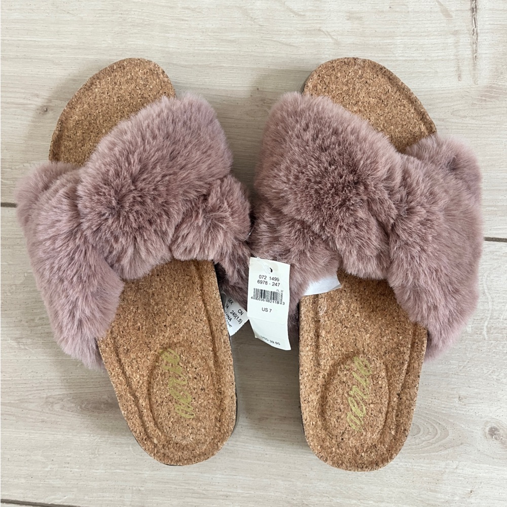 NWT Aerie Fur Cork Slides